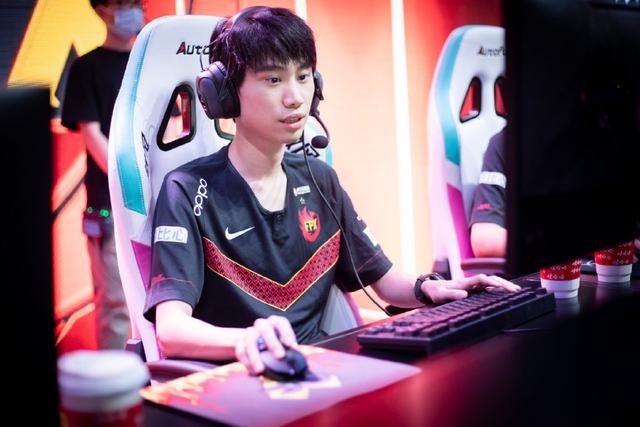 LPL排位日记：Doinb疯狂练习发条，Scout苦吞6连败资讯-小米游戏中心