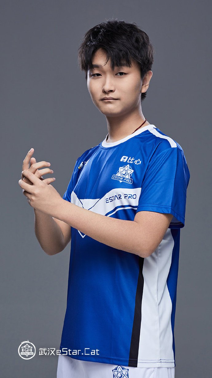 kpl:cat留在estar三个人功不可没,教练只是其一,他才是关键!