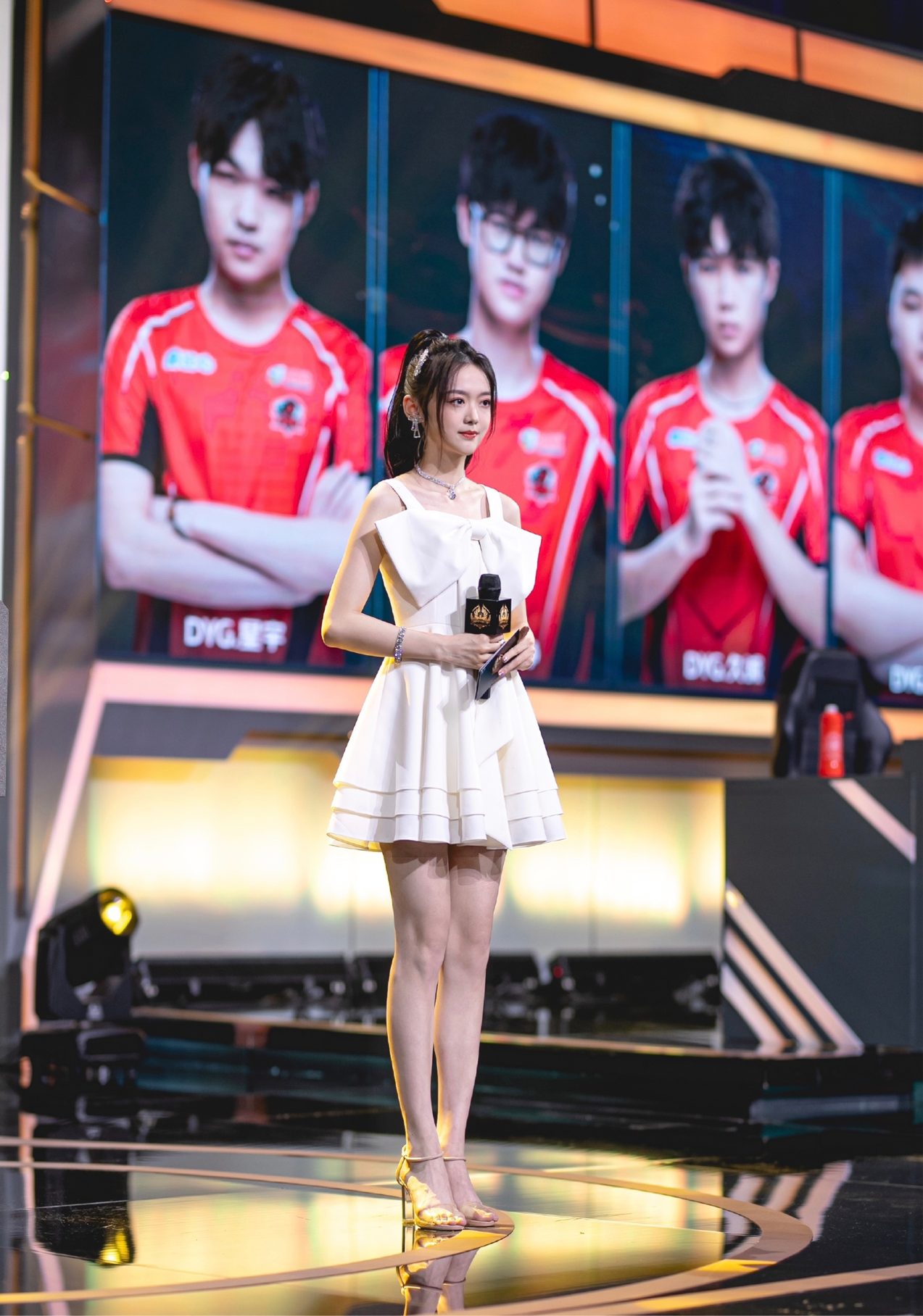 KPL 长得漂亮也没用！灵儿因舞蹈抄袭脱粉，为热度与选手炒 CP？