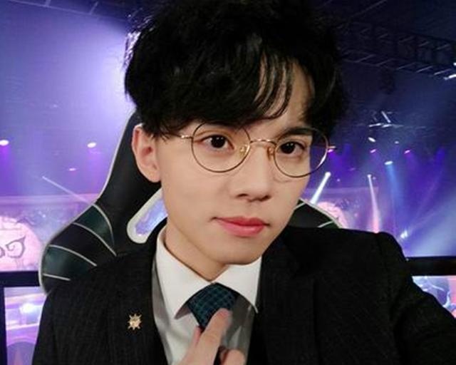 第五人格庄园有三妙潘大帅的嘴老白的笑凉哈皮的颜