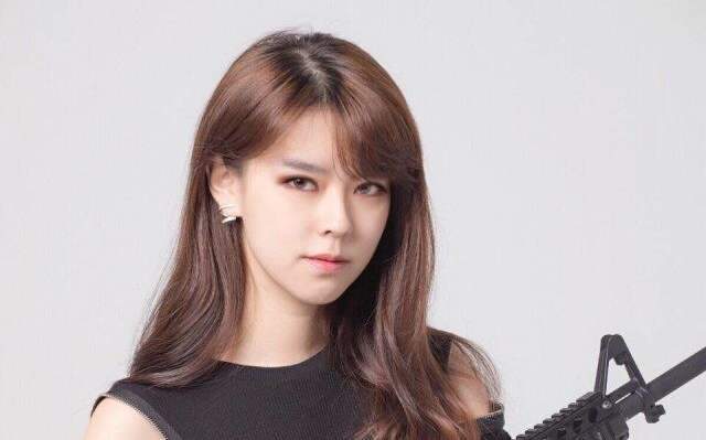 沫子自黑身体营养跟不上的原因,零花钱都给了穿越火线,难怪成了电竞