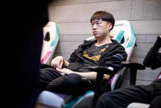 rng无缘季后赛香锅感慨这个小虎黑不动尽力了