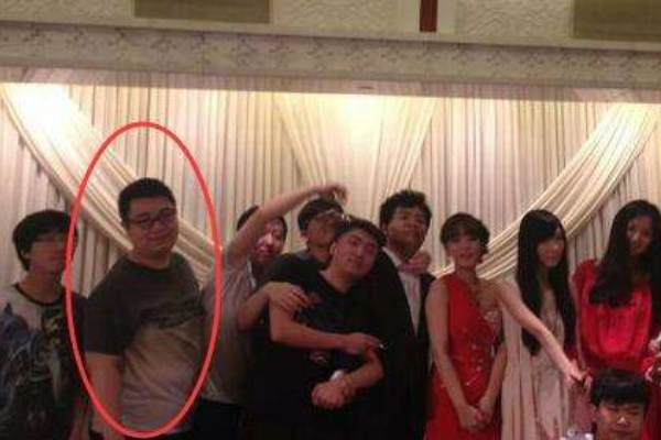 英雄联盟:时隔6年,小智再次踏上解说席,我的青春回来了!