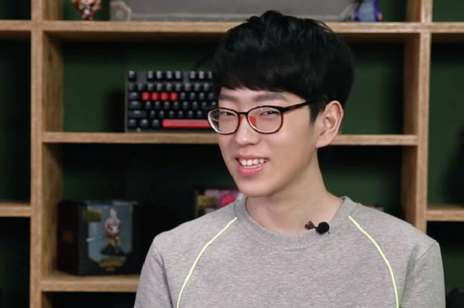 edg阿布谈scout去留透露了小学弟的想法一不小心暗示了rng