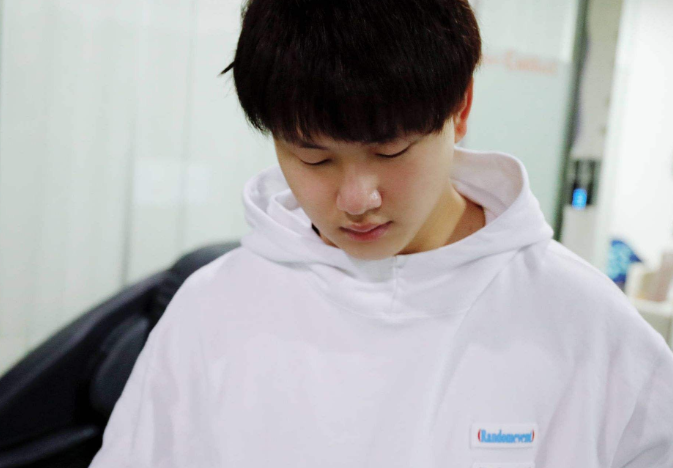 kpl凉晨恐成为第二个六点六被直接换下不给机会引粉丝不满