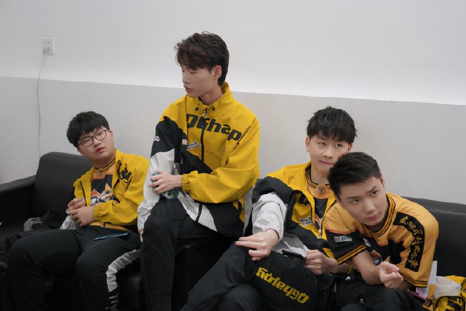 王者荣耀qg二队首发是自我救赎还是对一队的嘲讽