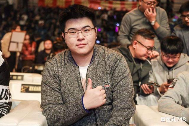 韦神lol期间效力过的俱乐部正是lgd战队,而maybe和fy为lgd旗下dota2